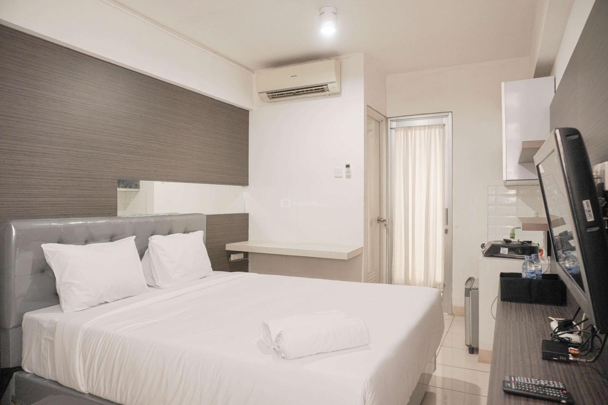 Cozy Living At Bay Pluit By Travelio