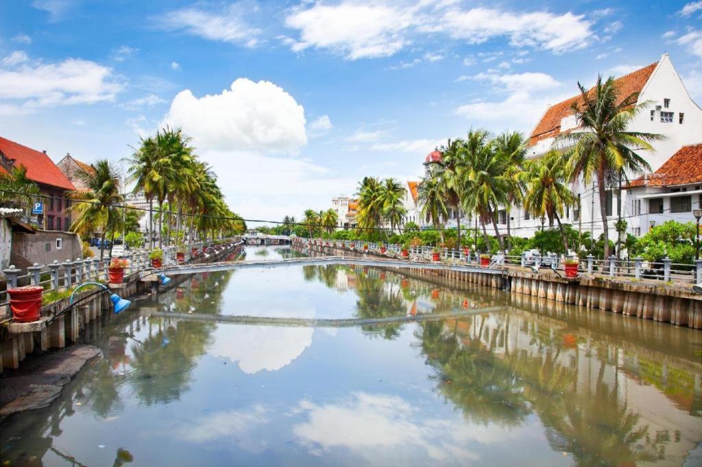 Hotel 88 Mangga Besar 62 - Breakfast - Near By Ancol And Government Center