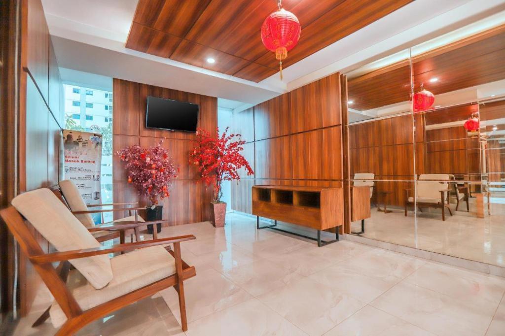 Flagship 210 Amethyst Kemayoran Hotel 3*