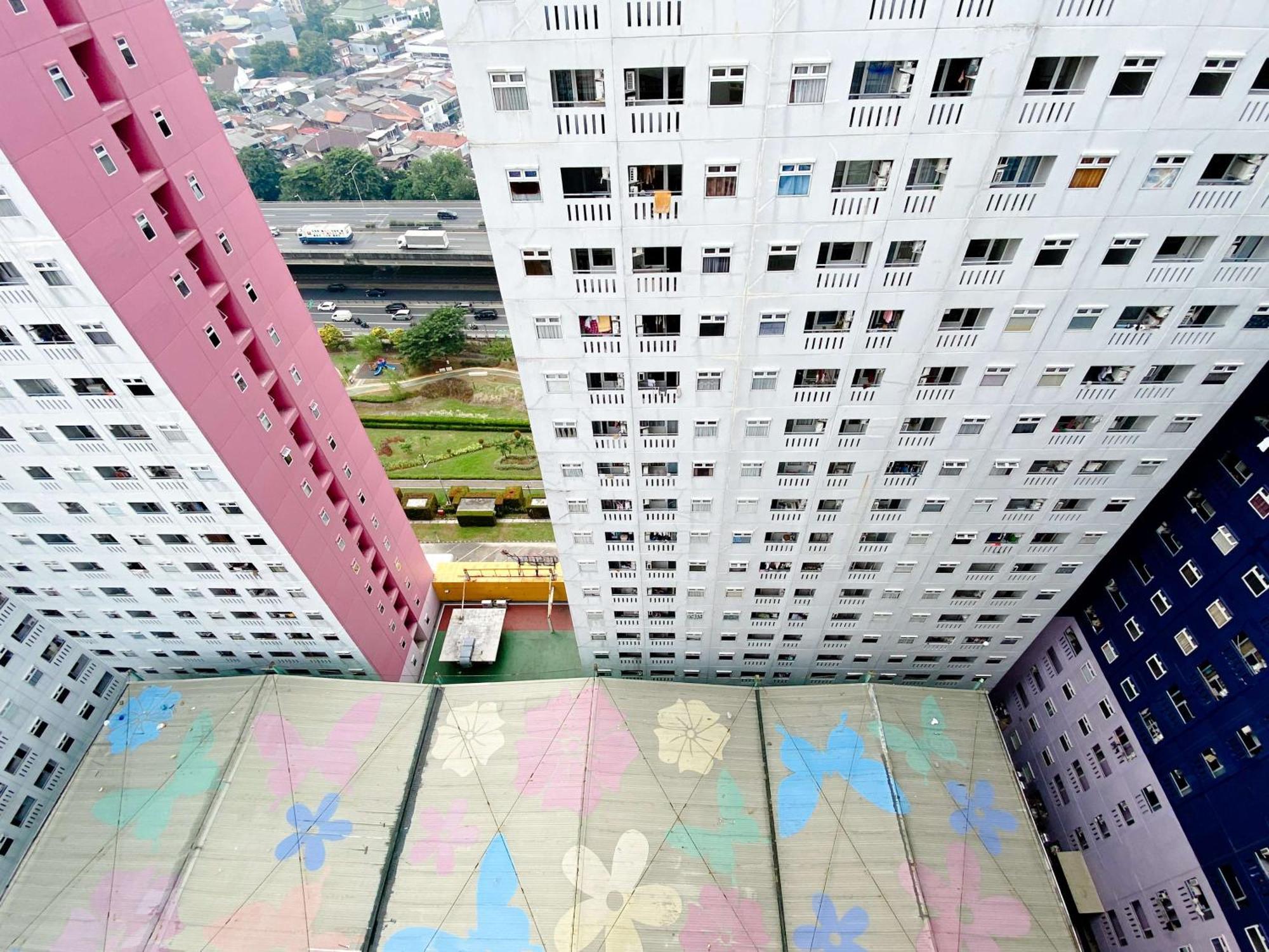 Comfort Designed 2br Pramuka By Travelio Apartment Jakarta