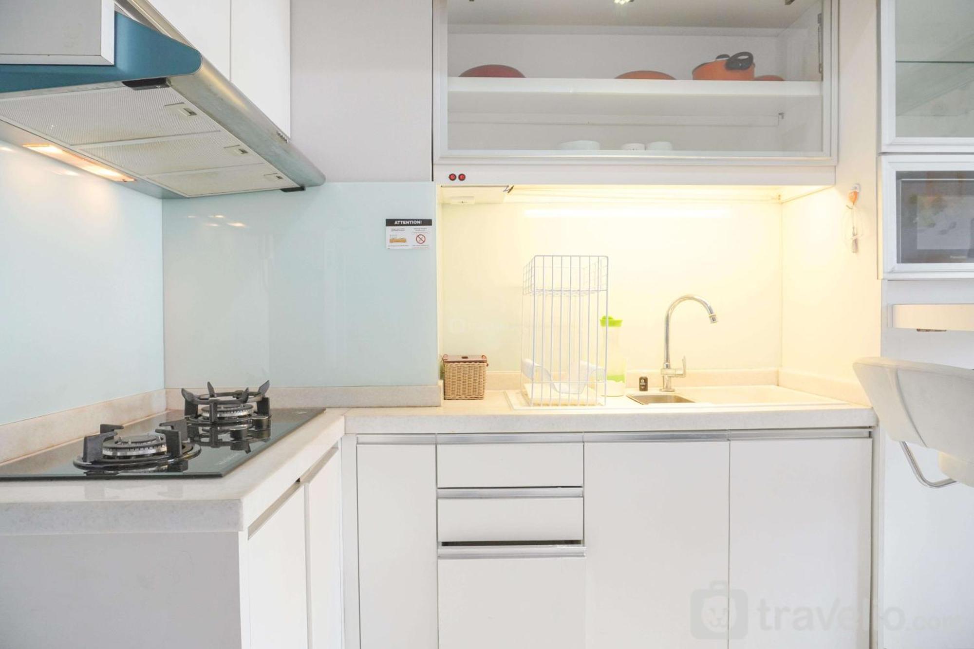 Warm And Comfort Living 1br At 8th Ambassade Kuningan By Travelio