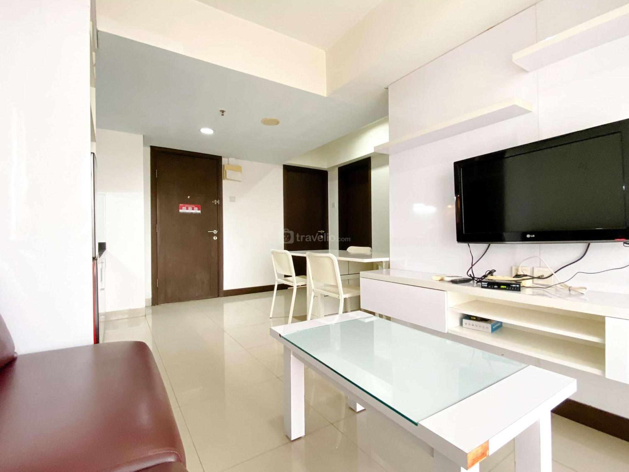 Apartment Comfort And Homey 2br At H By Travelio
