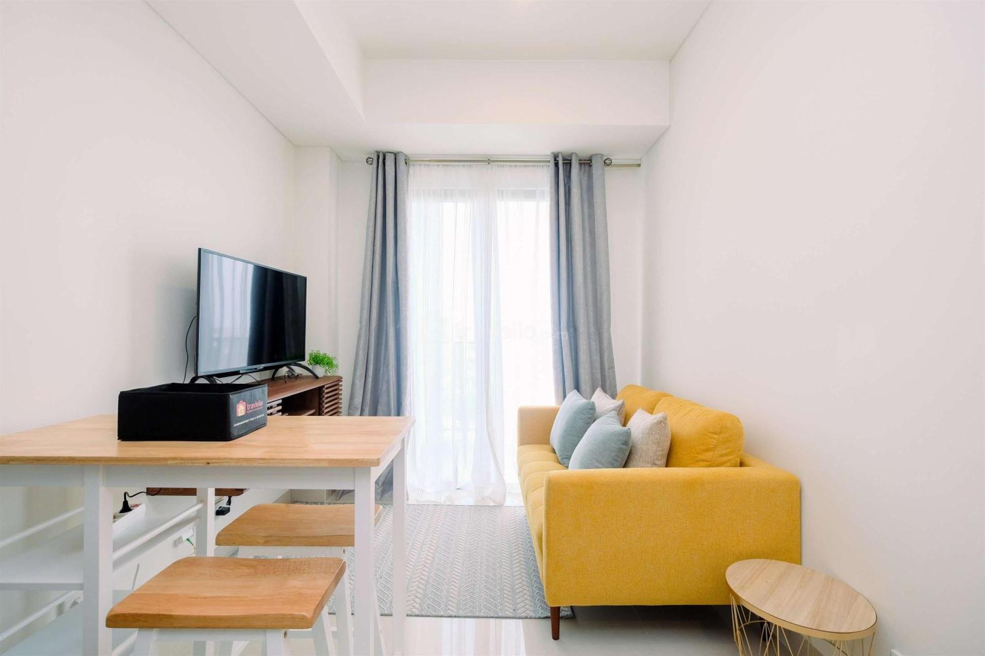 Modern Look And Comfy 2br At Vasaka Solterra By Travelio * Jakarta