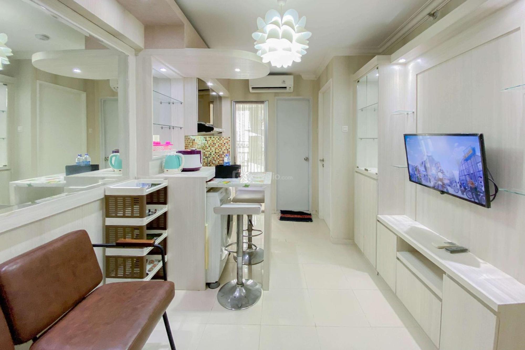 Comfortable And Homey 2br At Bassura By Travelio Apartment
