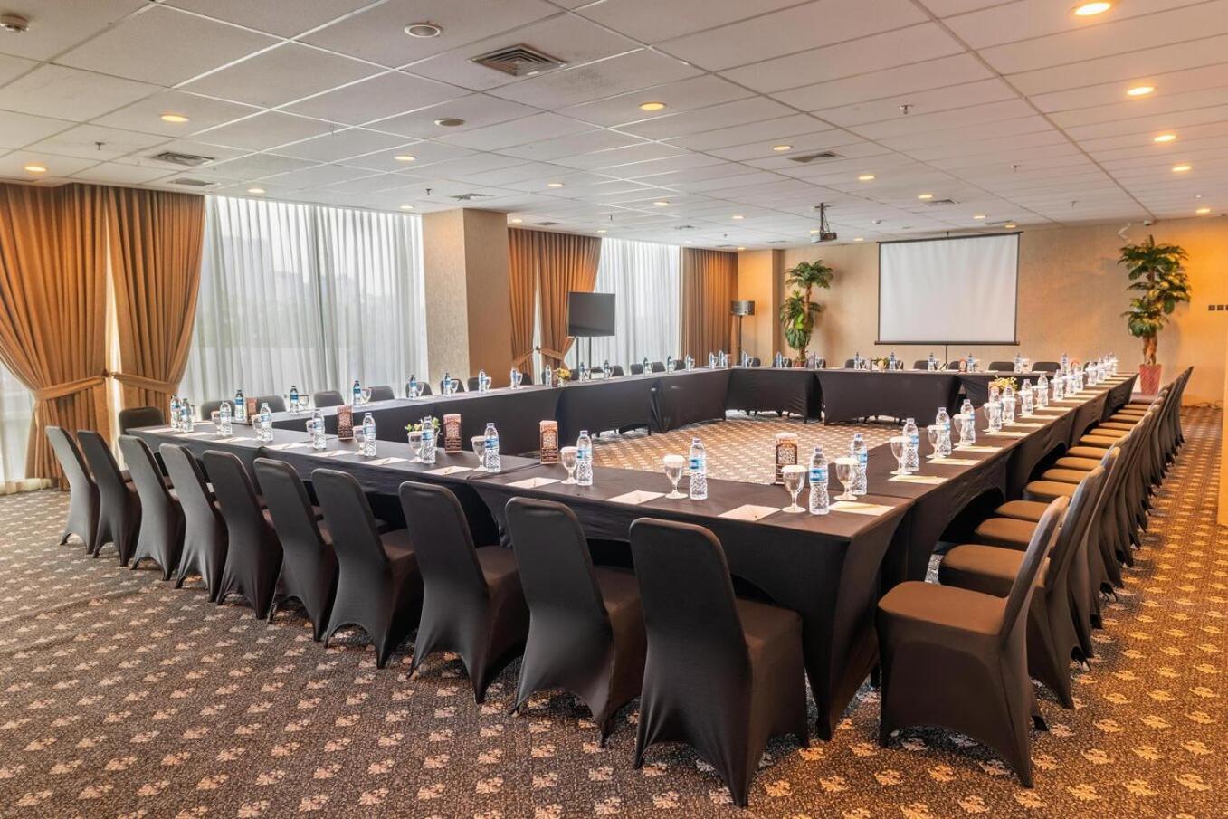 Hotel Azana Antasari 4*