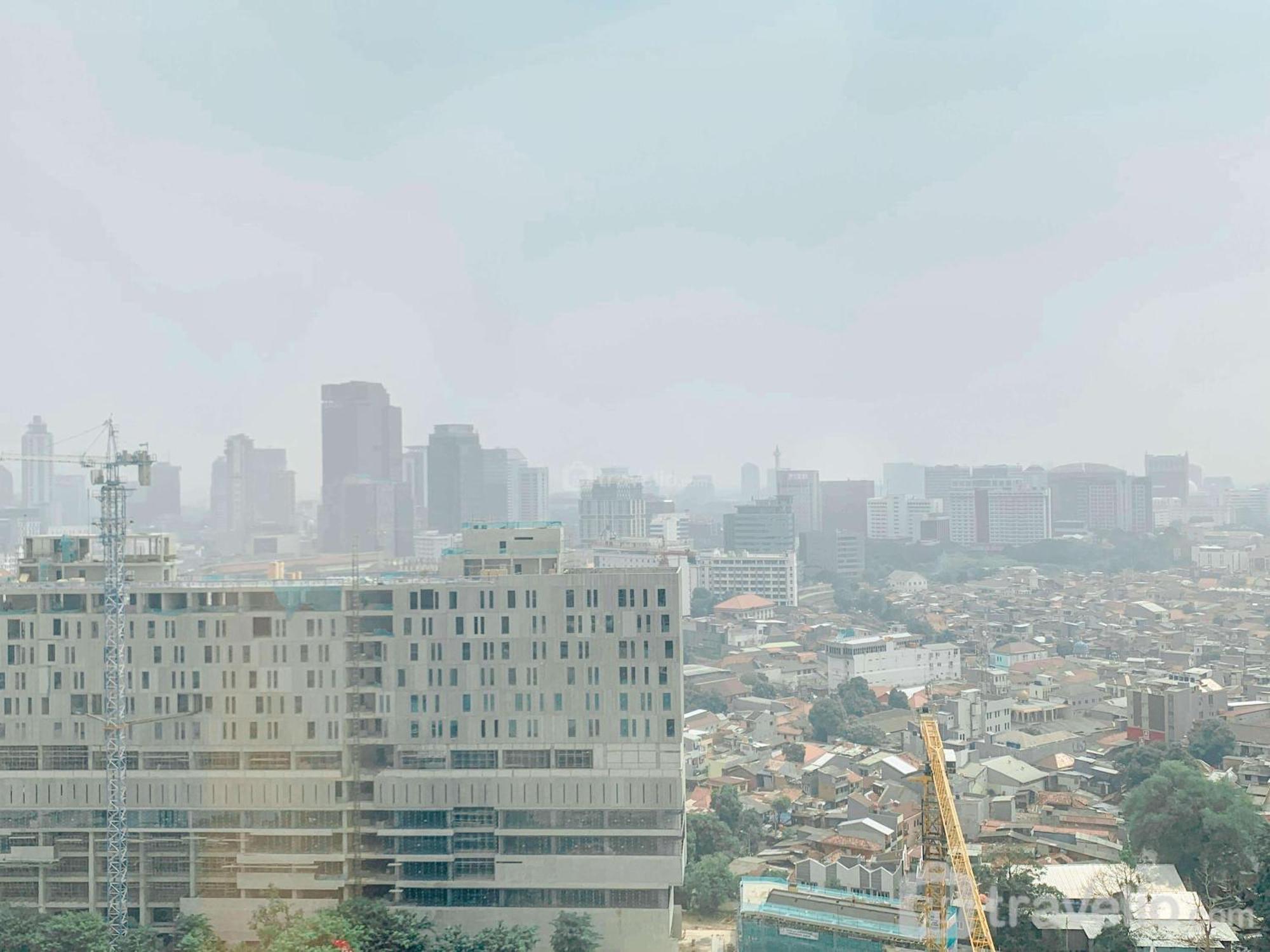 Apartment Minimalist And Strategic At Menteng Park By Travelio