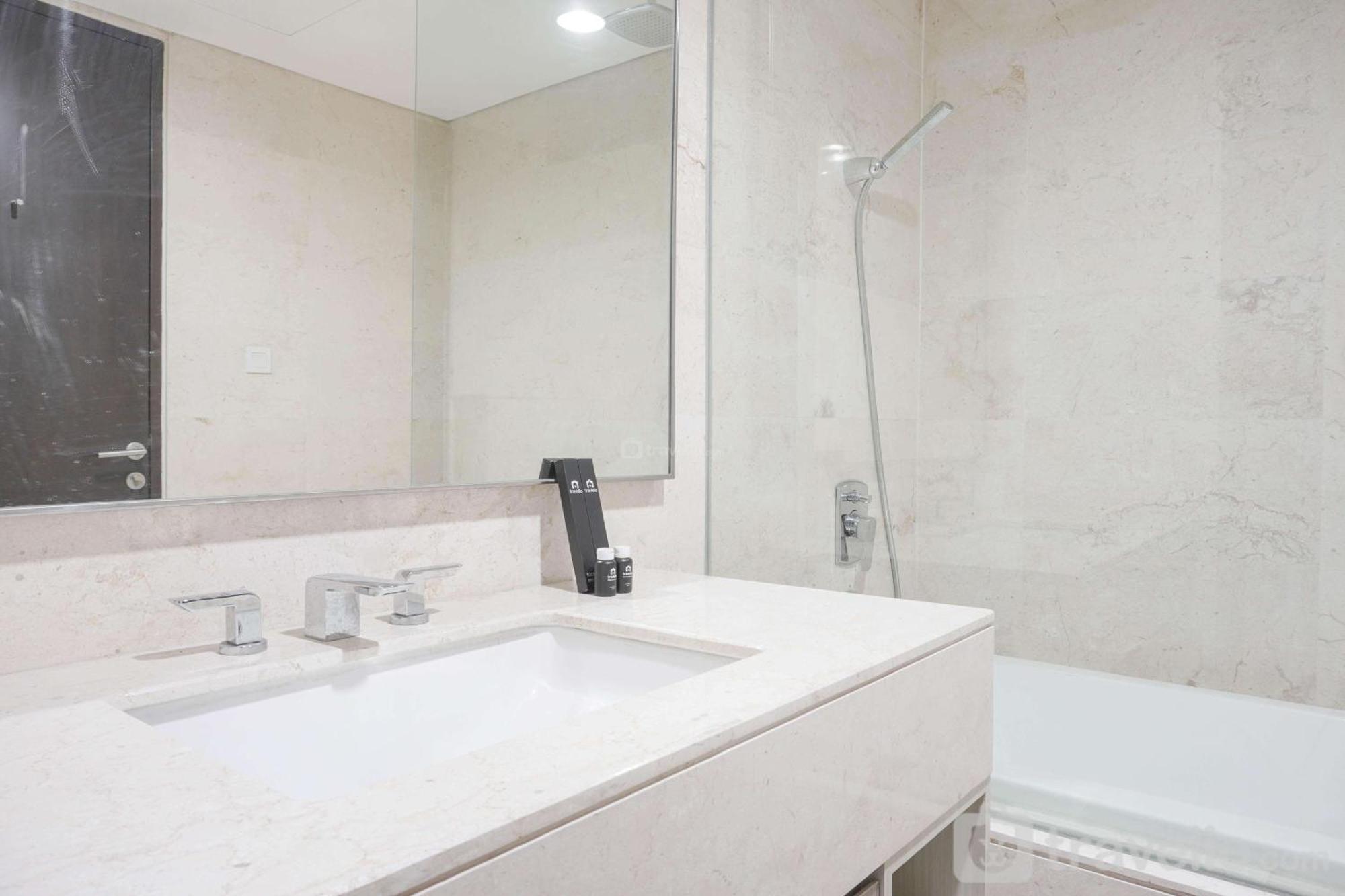Stunning And Comfy 1br At Ciputra World 2 By Travelio Apartment Jakarta