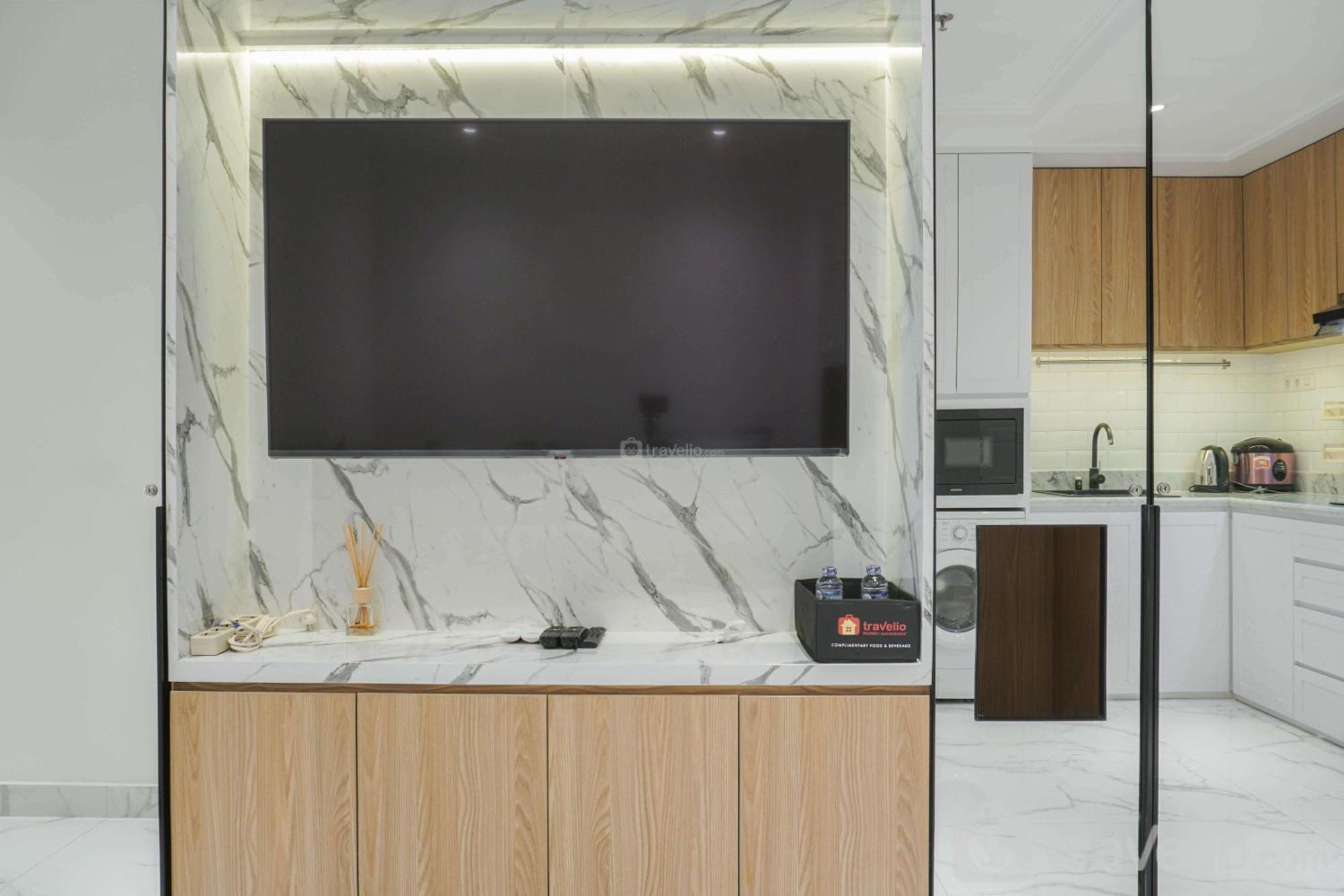 Apartment Comfortable And Simply 1br At The Boulevard By Travelio Jakarta