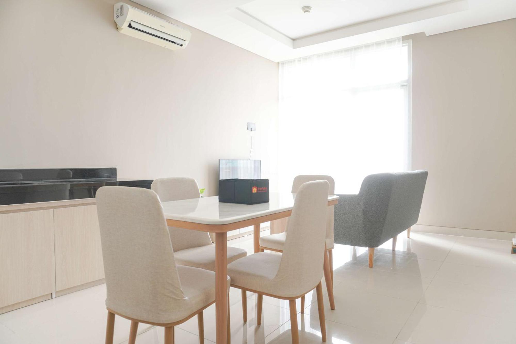 Homey And 2br At Ciputra International By Travelio Apartment *