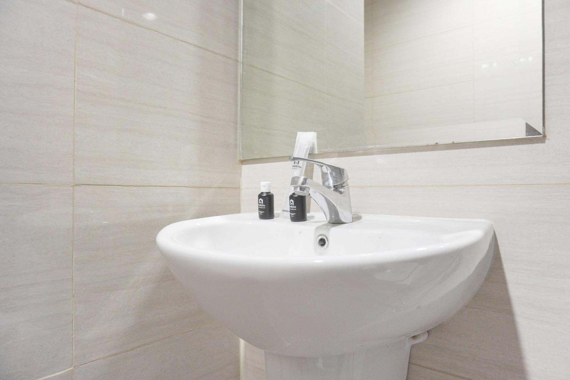 Homey And 2br At Ciputra International By Travelio * Jakarta
