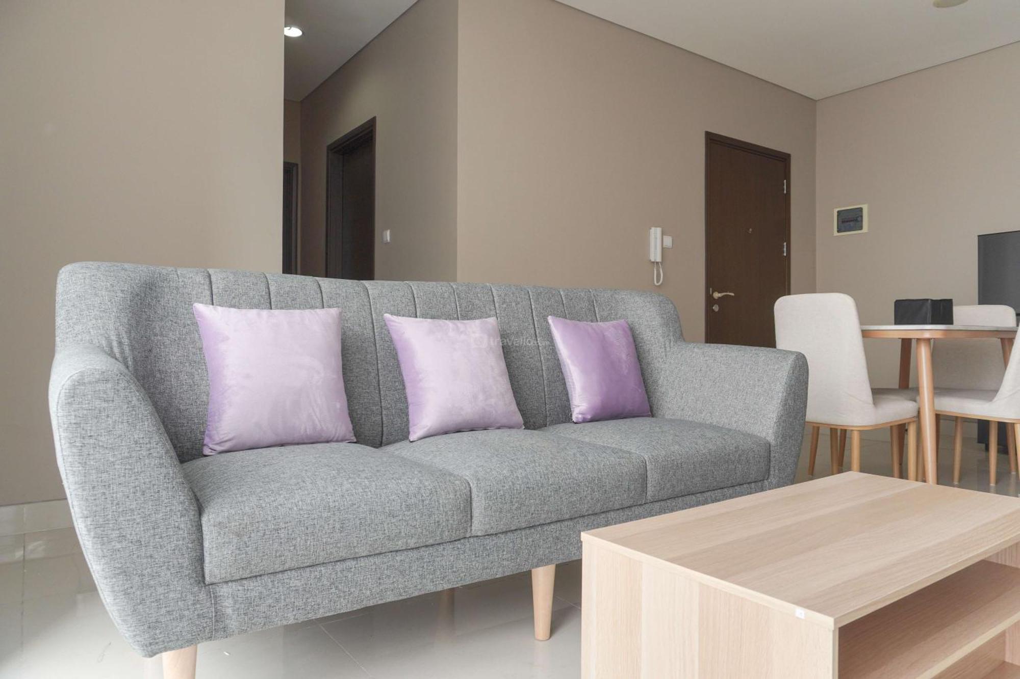 Apartment Homey And 2br At Ciputra International By Travelio