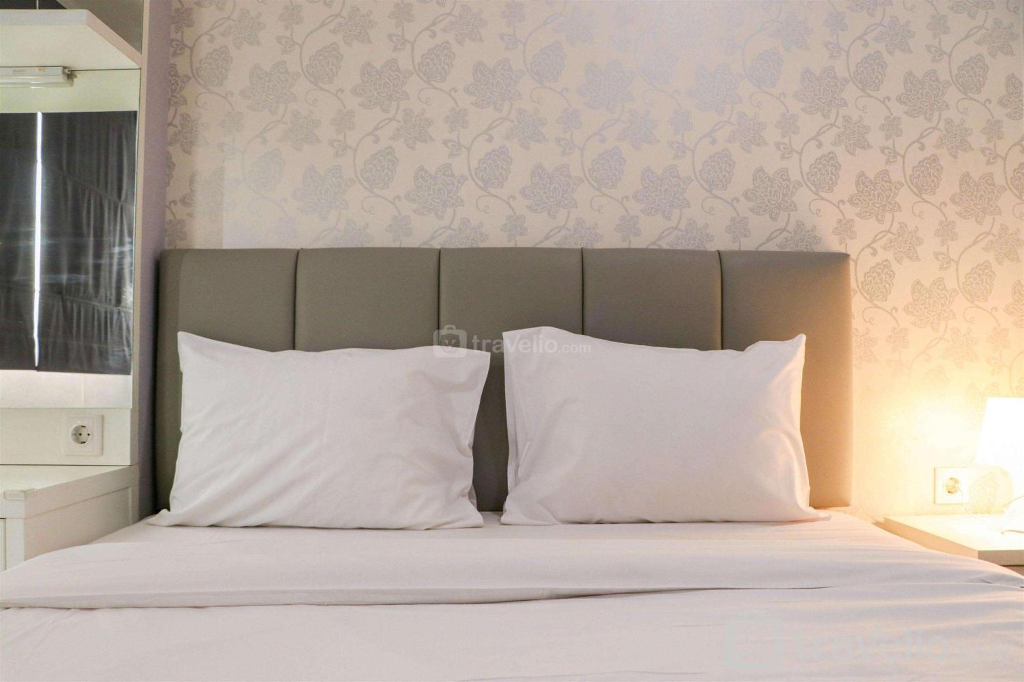 Minimalist And Warm 1br Signature Park Grande By Travelio Apartment Jakarta