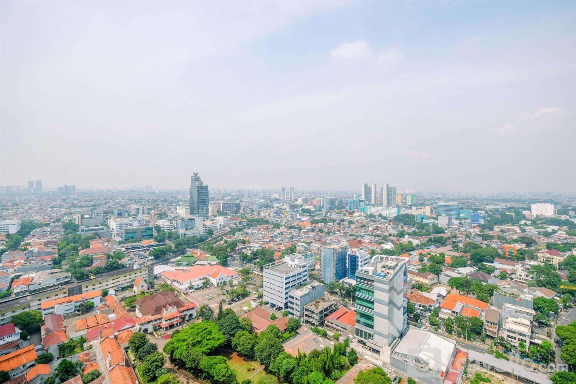 Apartment Modern Look And Comfy 2br At Menteng Park By Travelio
