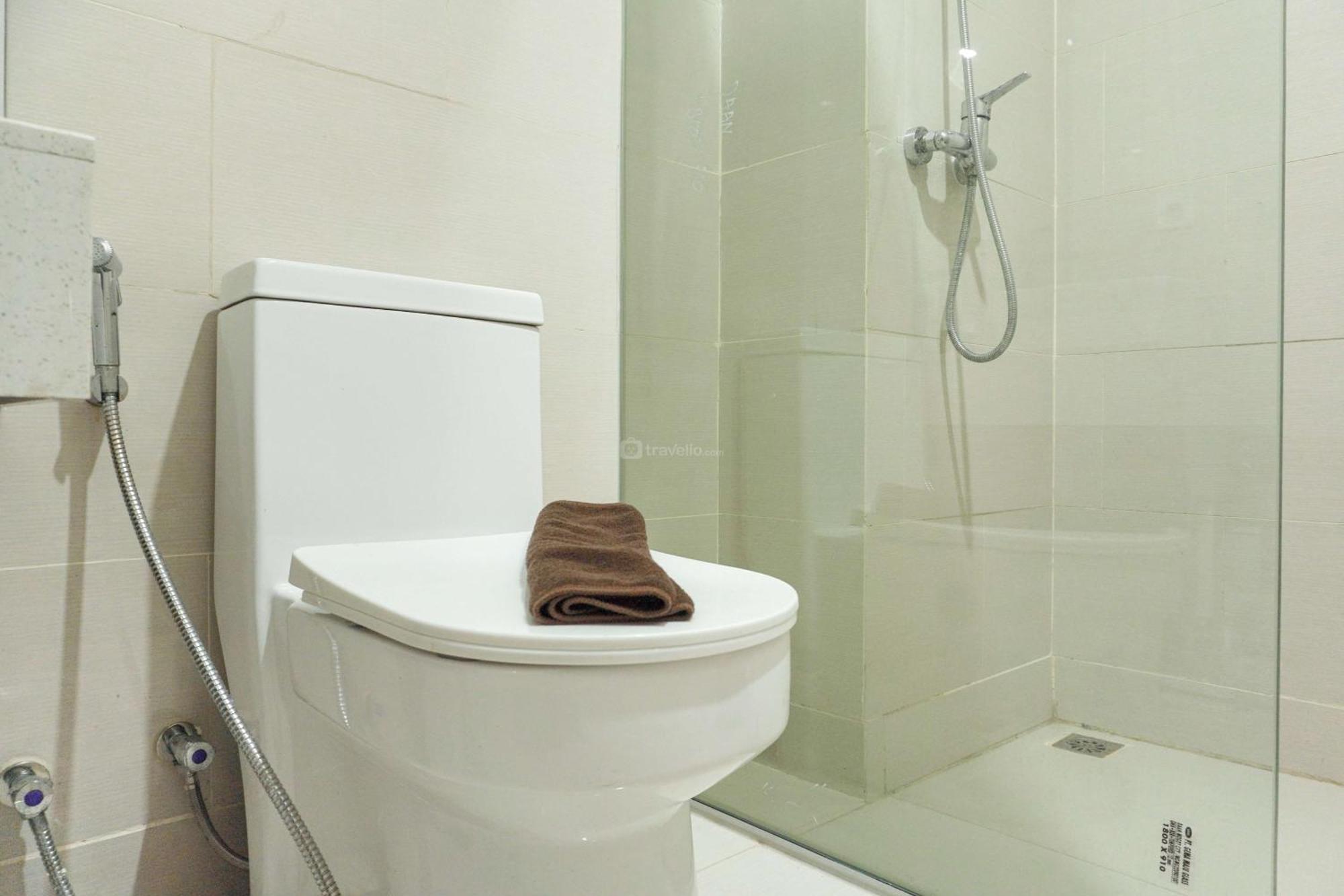 Good Choice At Daan Mogot By Travelio Appartement