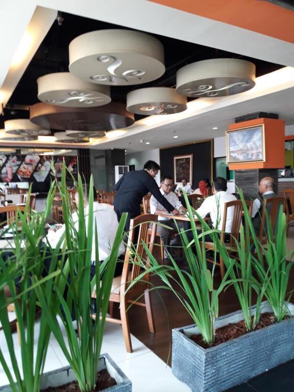 Hotel D'arcici Cempaka Putih 3*