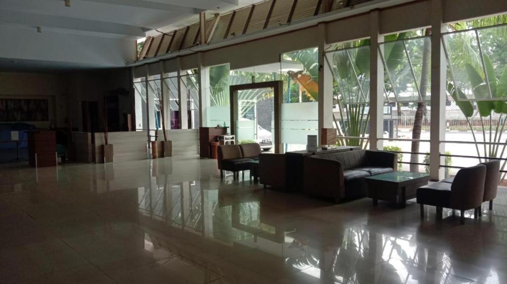 Senen Indah Syariah Hotel