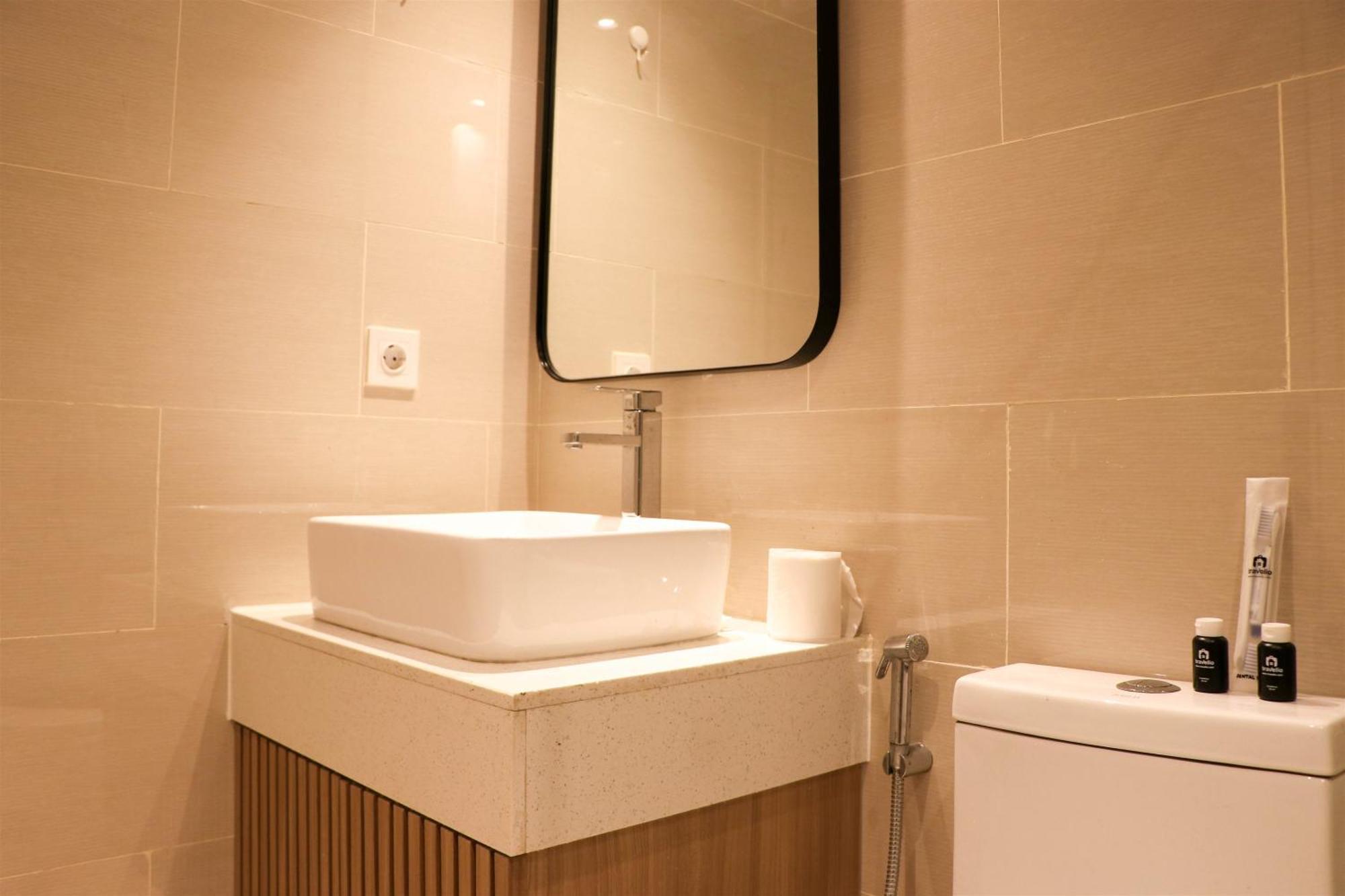 Apartment And Cozy At Daan Mogot By Travelio