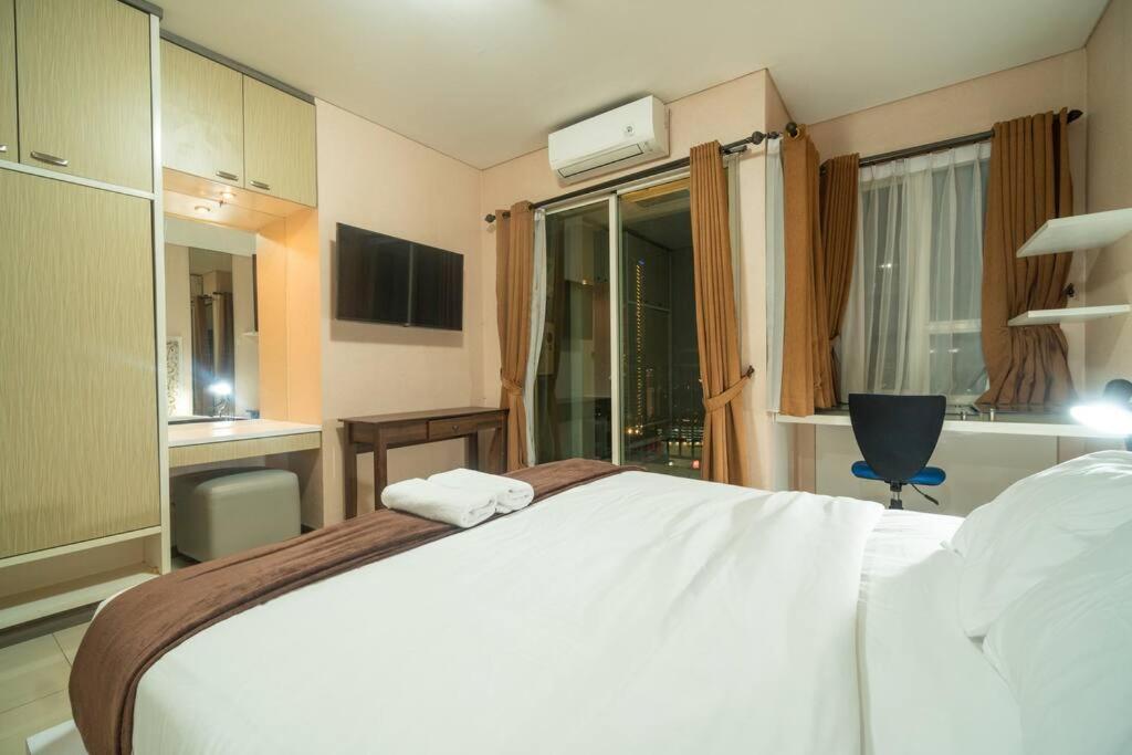 Apartment 2br At View Thamrin Netflix Jakarta