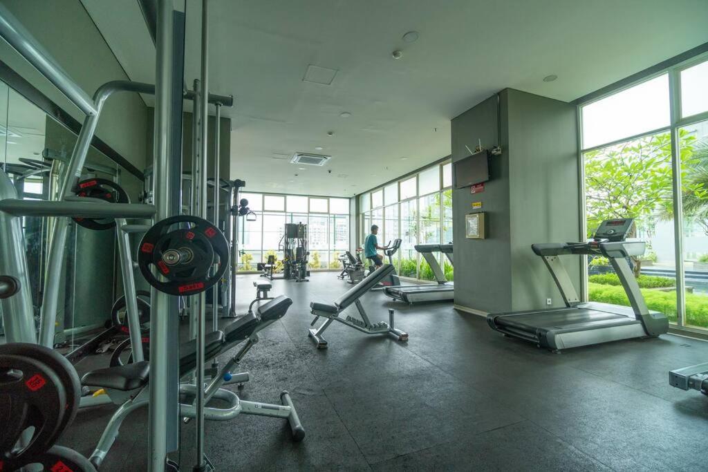Apartment 2br At View Thamrin Netflix