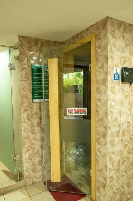 Apartment 2br At View Thamrin Netflix *