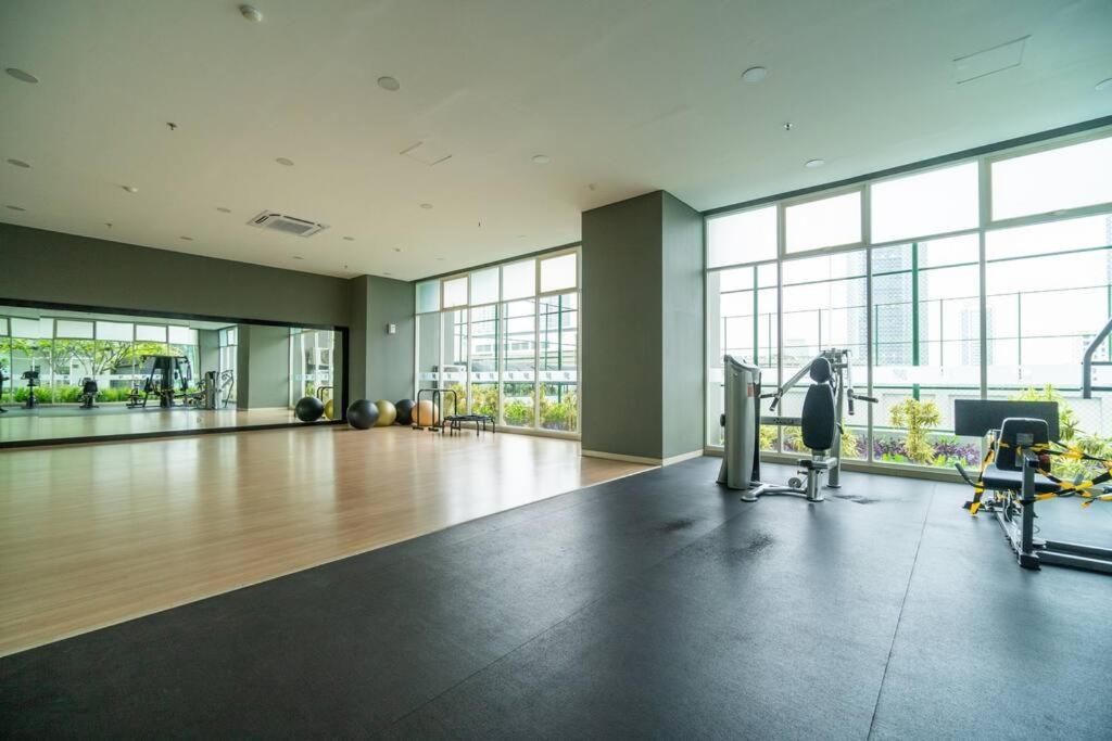 2br At View Thamrin Netflix