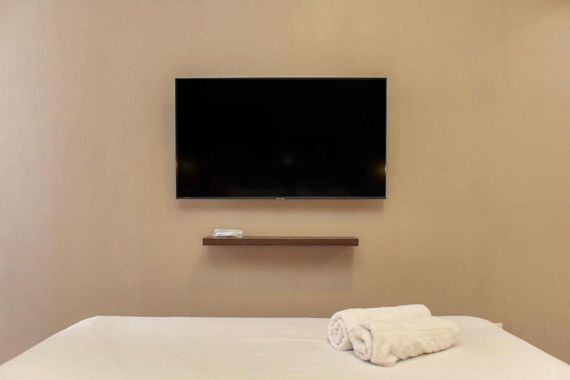 Stunning And Comfy 2br + Study At Sudirman By Travelio * Jakarta