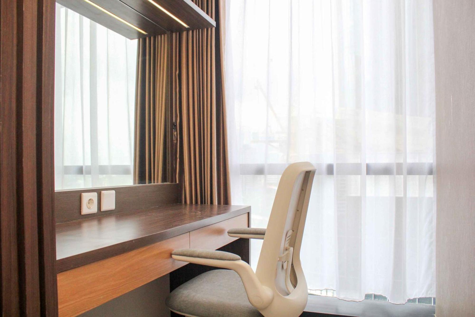 Stunning And Comfy 2br + Study At Sudirman By Travelio Apartment