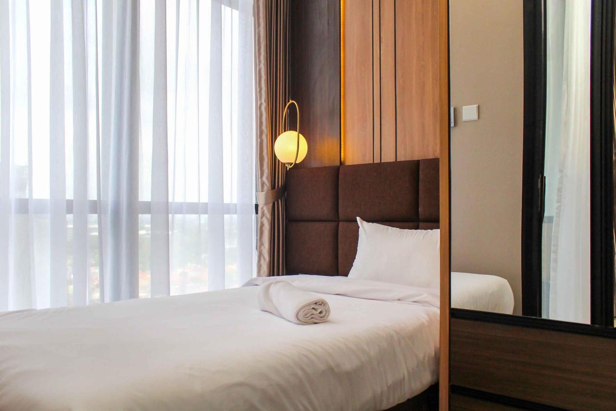Stunning And Comfy 2br + Study At Sudirman By Travelio Apartment