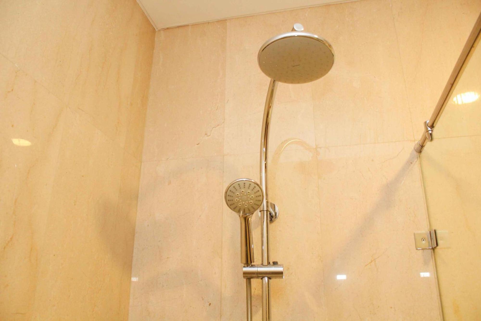 Stunning And Comfy 2br + Study At Sudirman By Travelio Apartment *