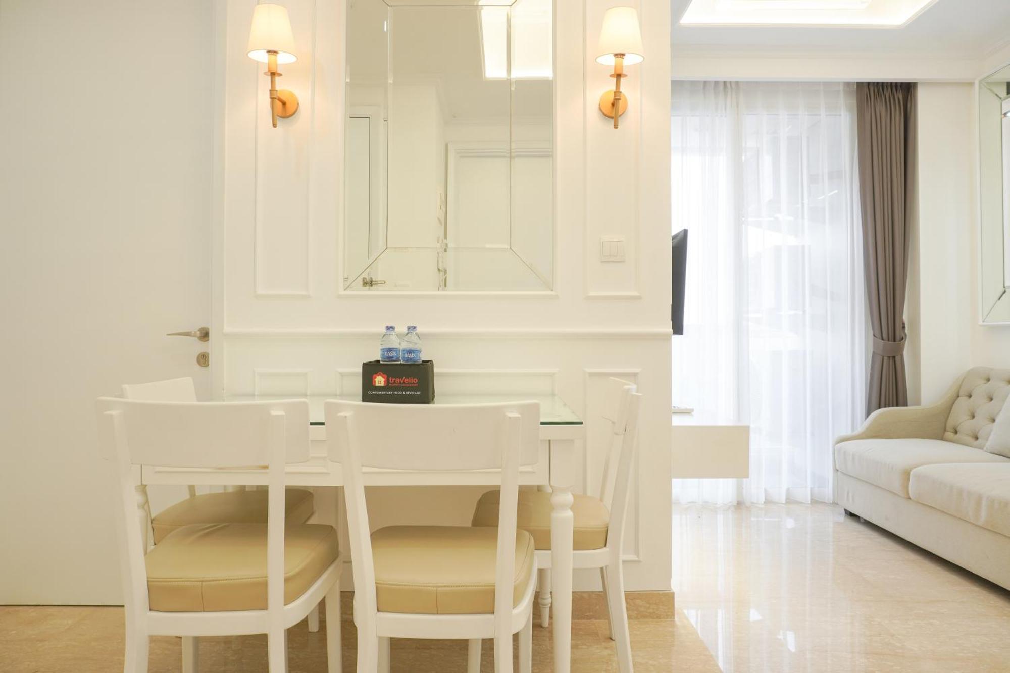 Modern And Comfy 2br At Menteng Park By Travelio Apartment