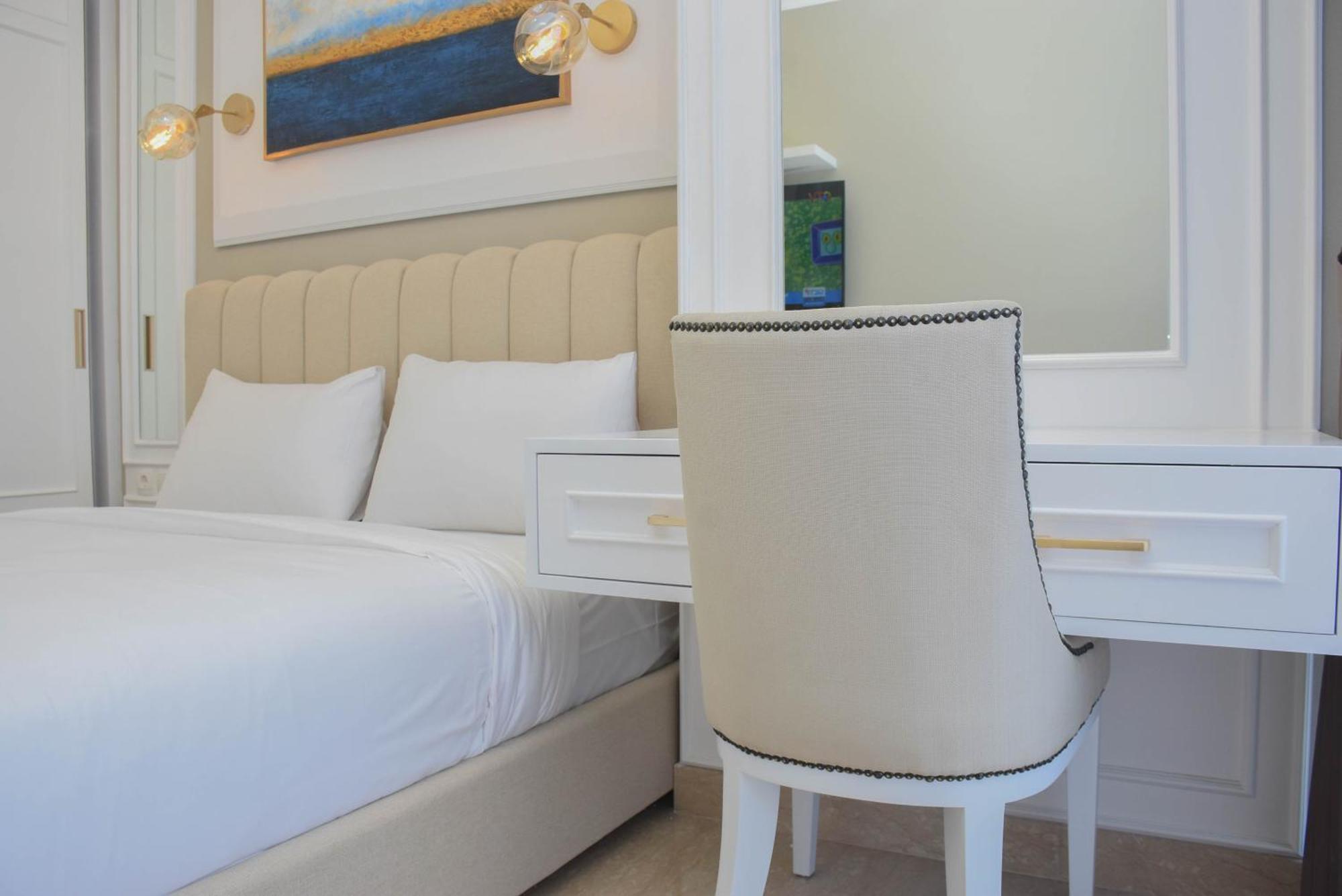 Apartment Modern And Comfy 2br At Menteng Park By Travelio *