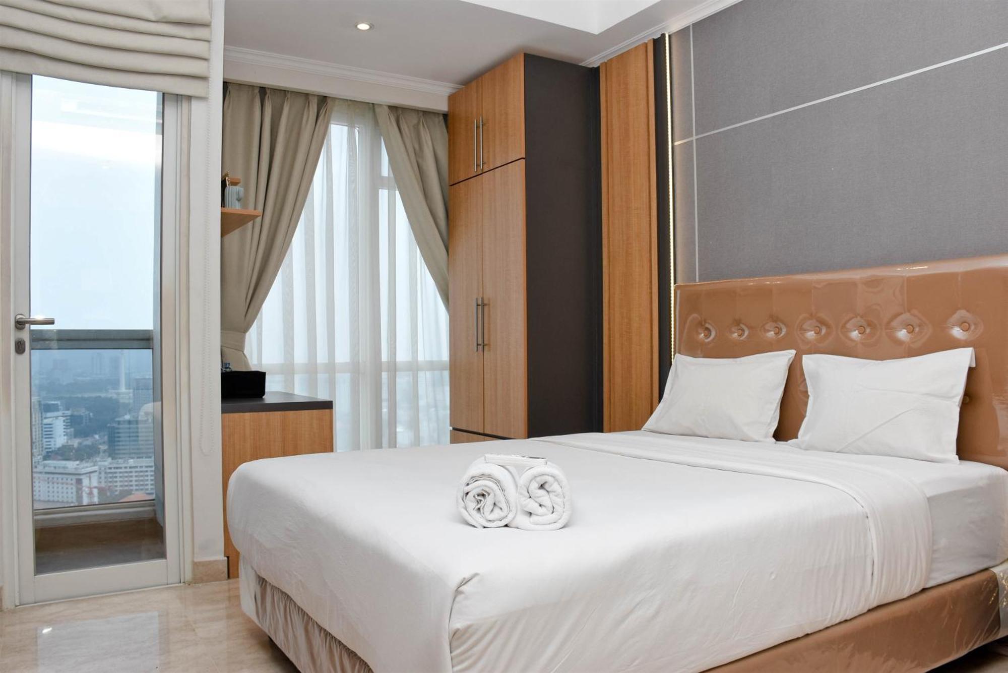 Cozy Living At Menteng Park By Travelio * Jakarta