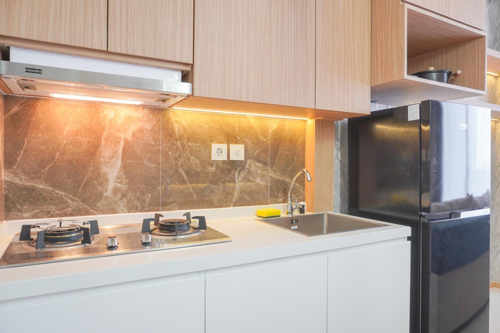 Comfort And Modern Look 2br At 26th Floor Samara By Travelio Apartment *