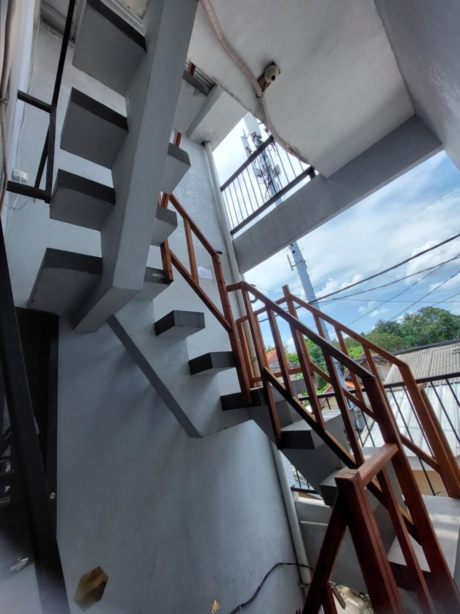 Lenteng Agung 3 Lantai Guest house Jakarta
