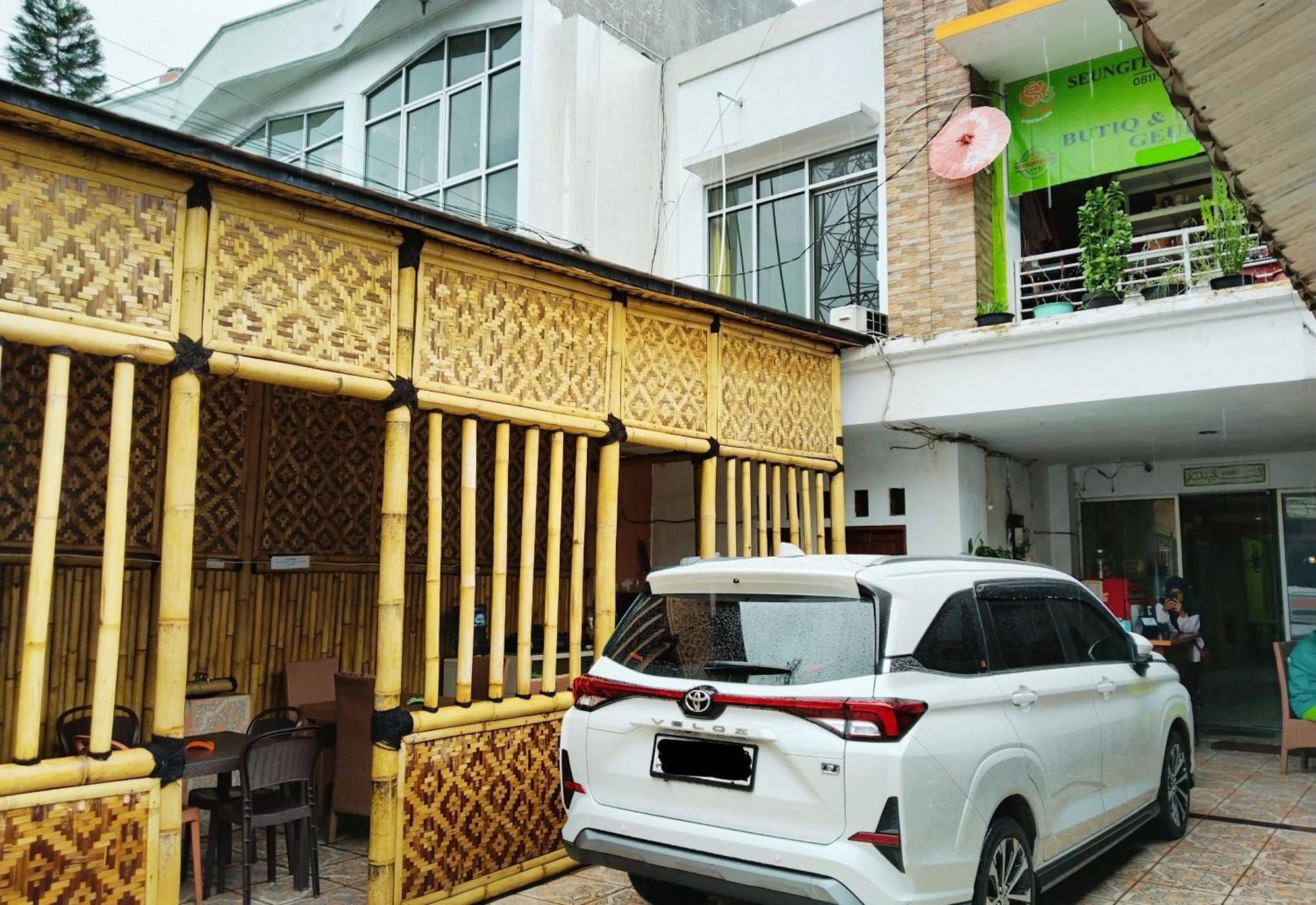 Seungit Syariah Hotel Jakarta