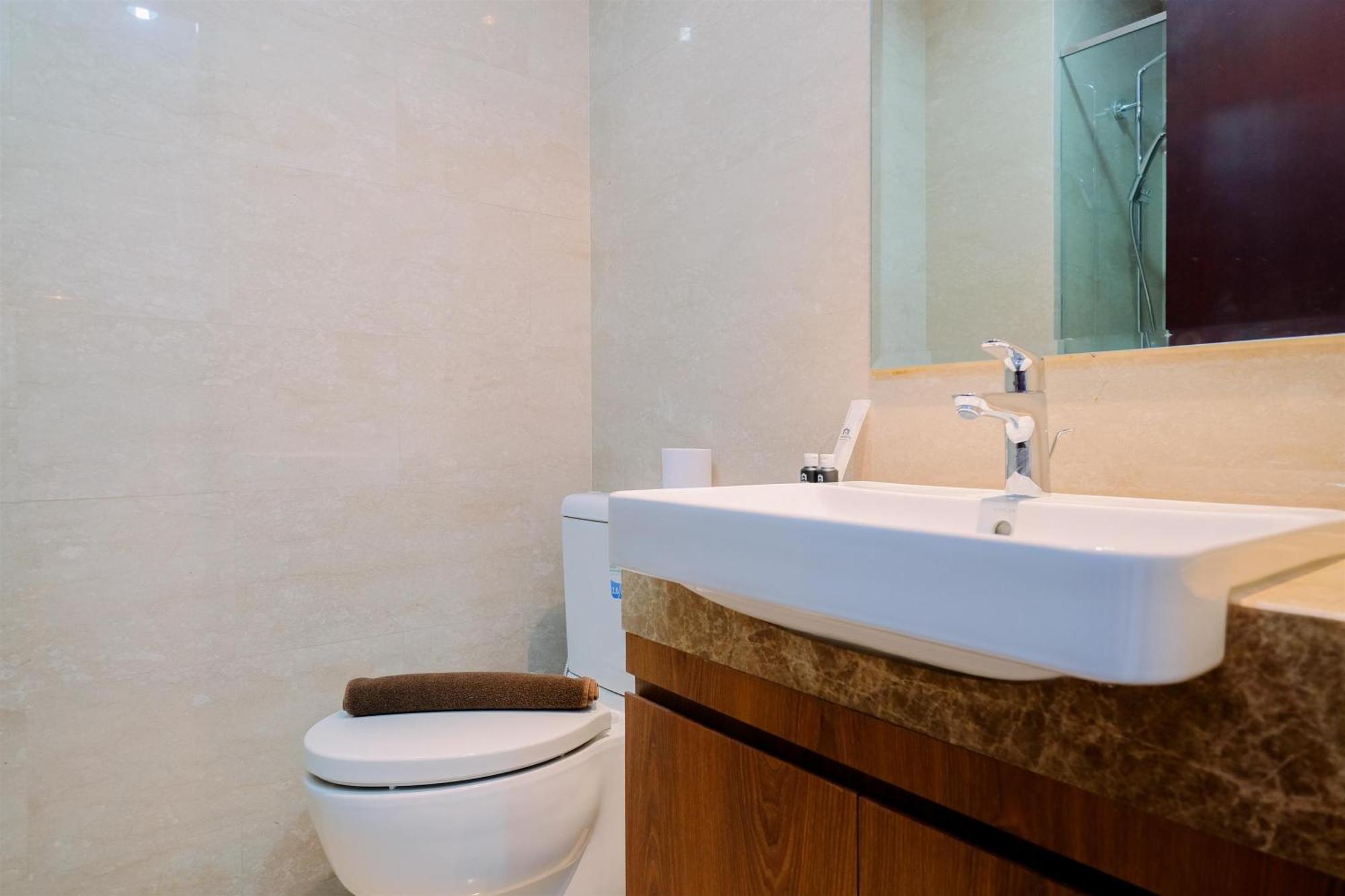 Comfort And Modern Look Menteng Park By Travelio Jakarta