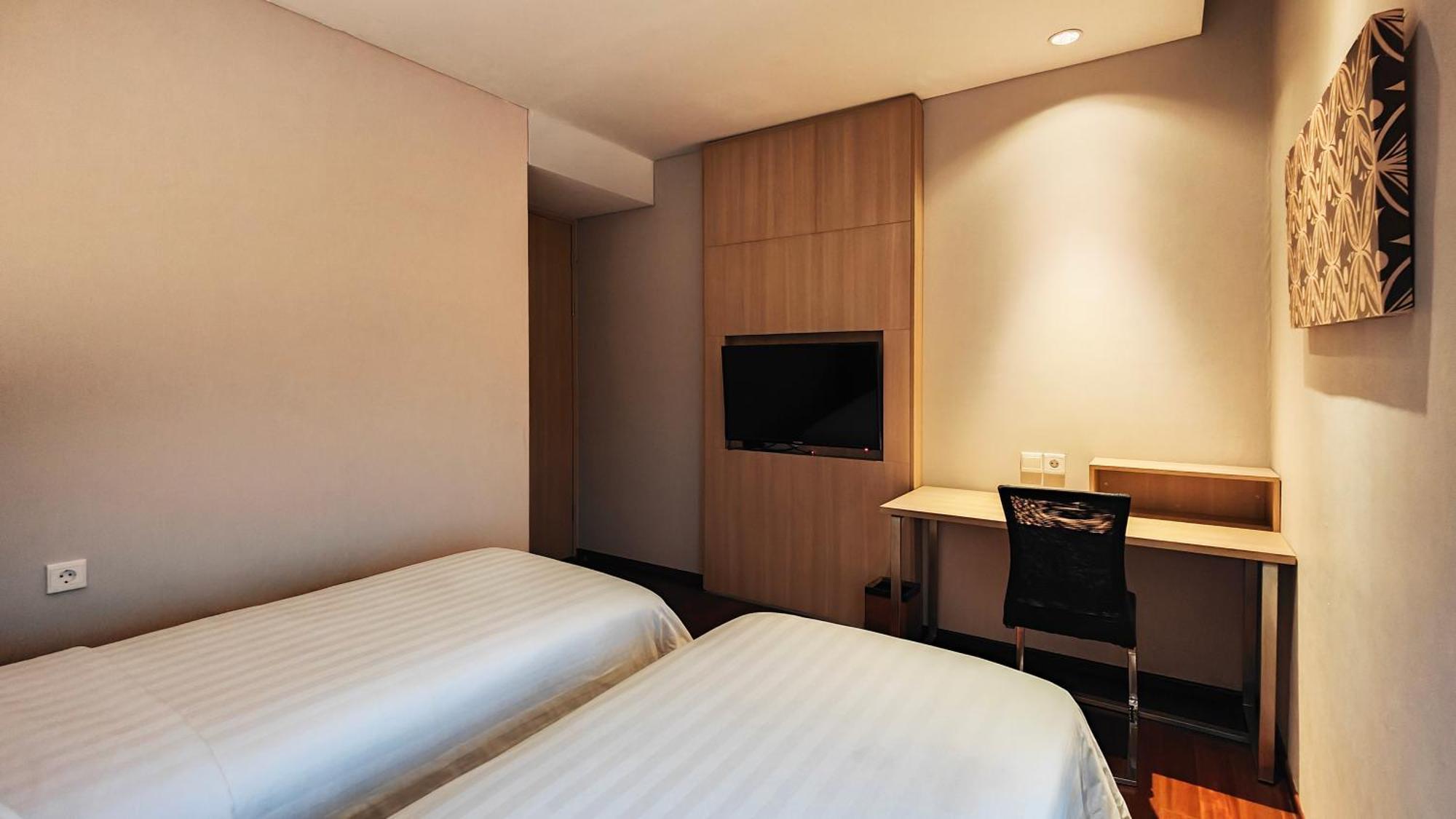 Ra Premiere Simatupang