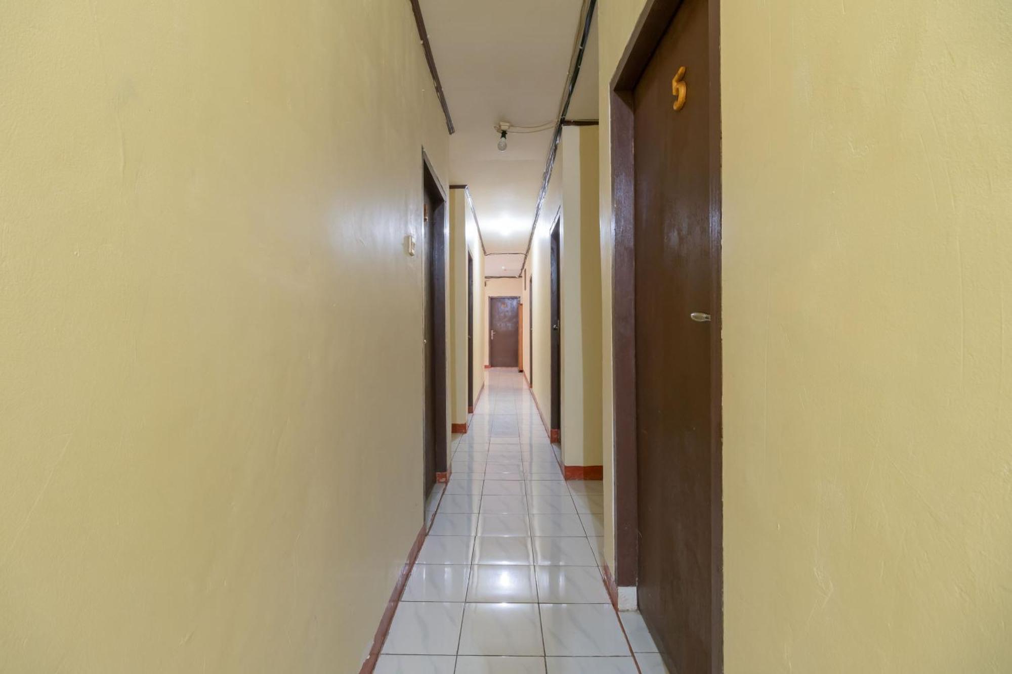 Hotel Reddoorz Near Indah Water Park