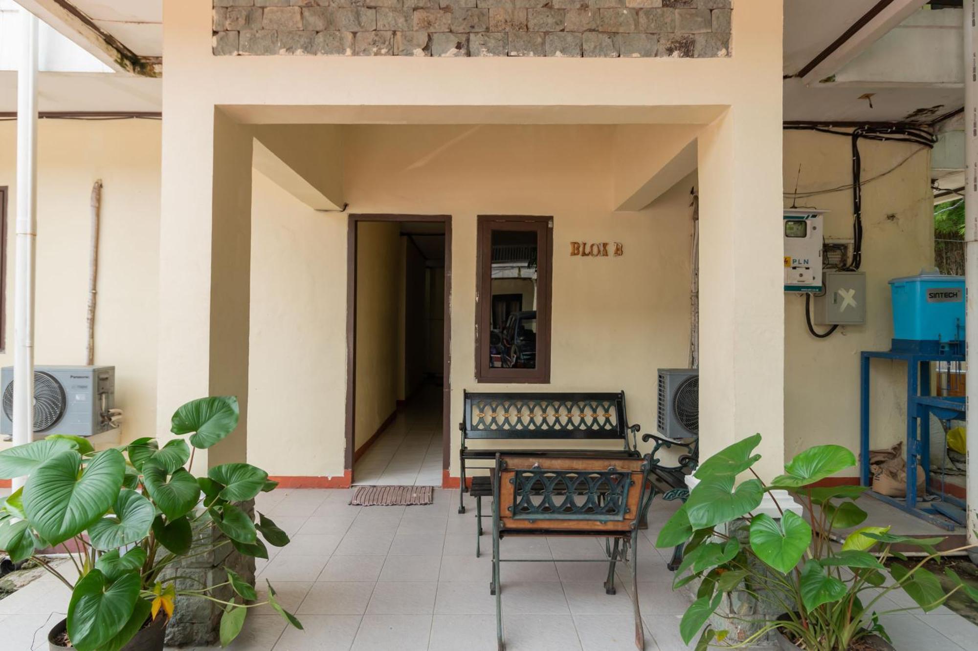 Reddoorz Near Indah Water Park Hotel Jakarta
