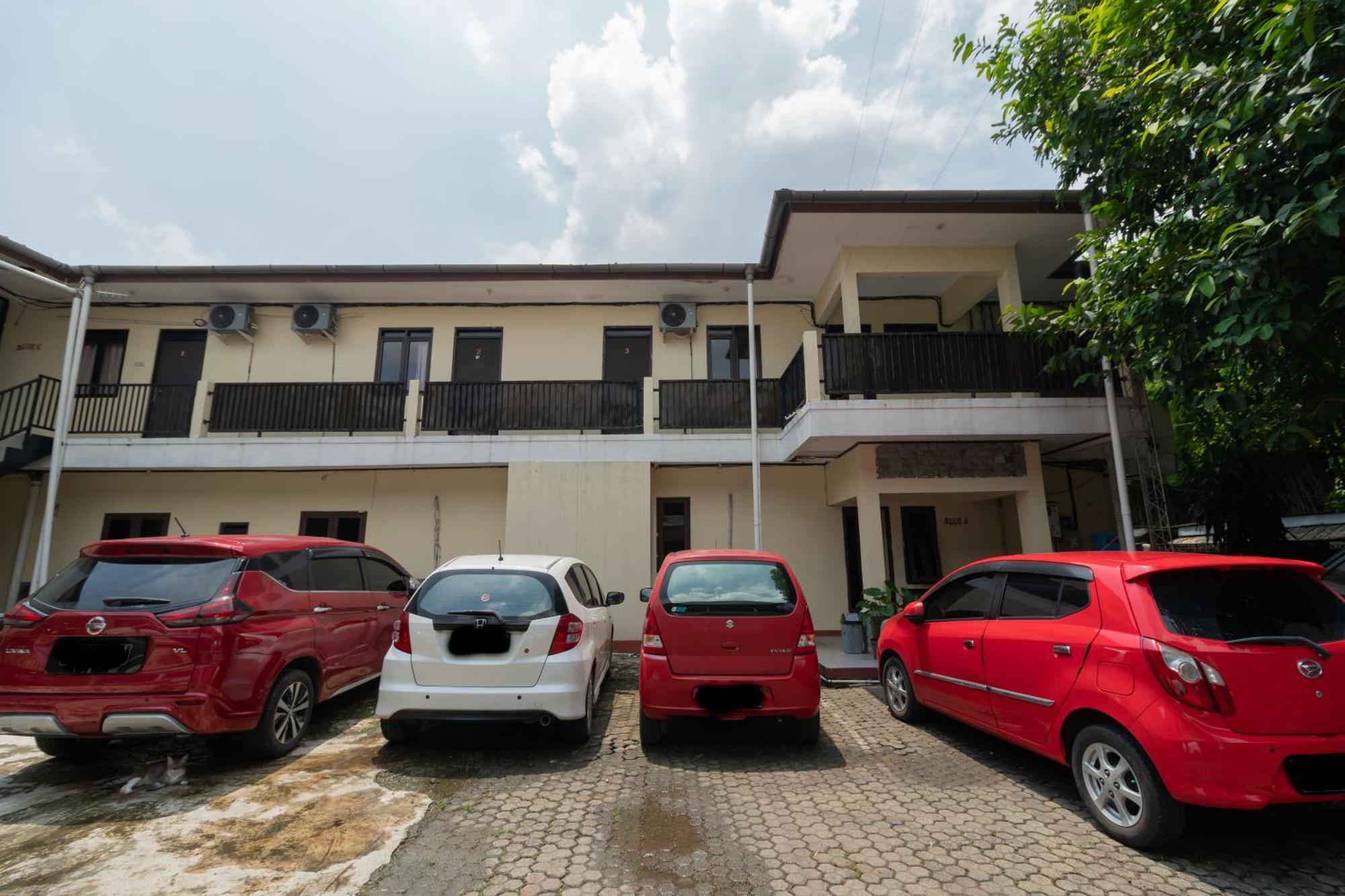 Hotel Reddoorz Near Indah Water Park Jakarta