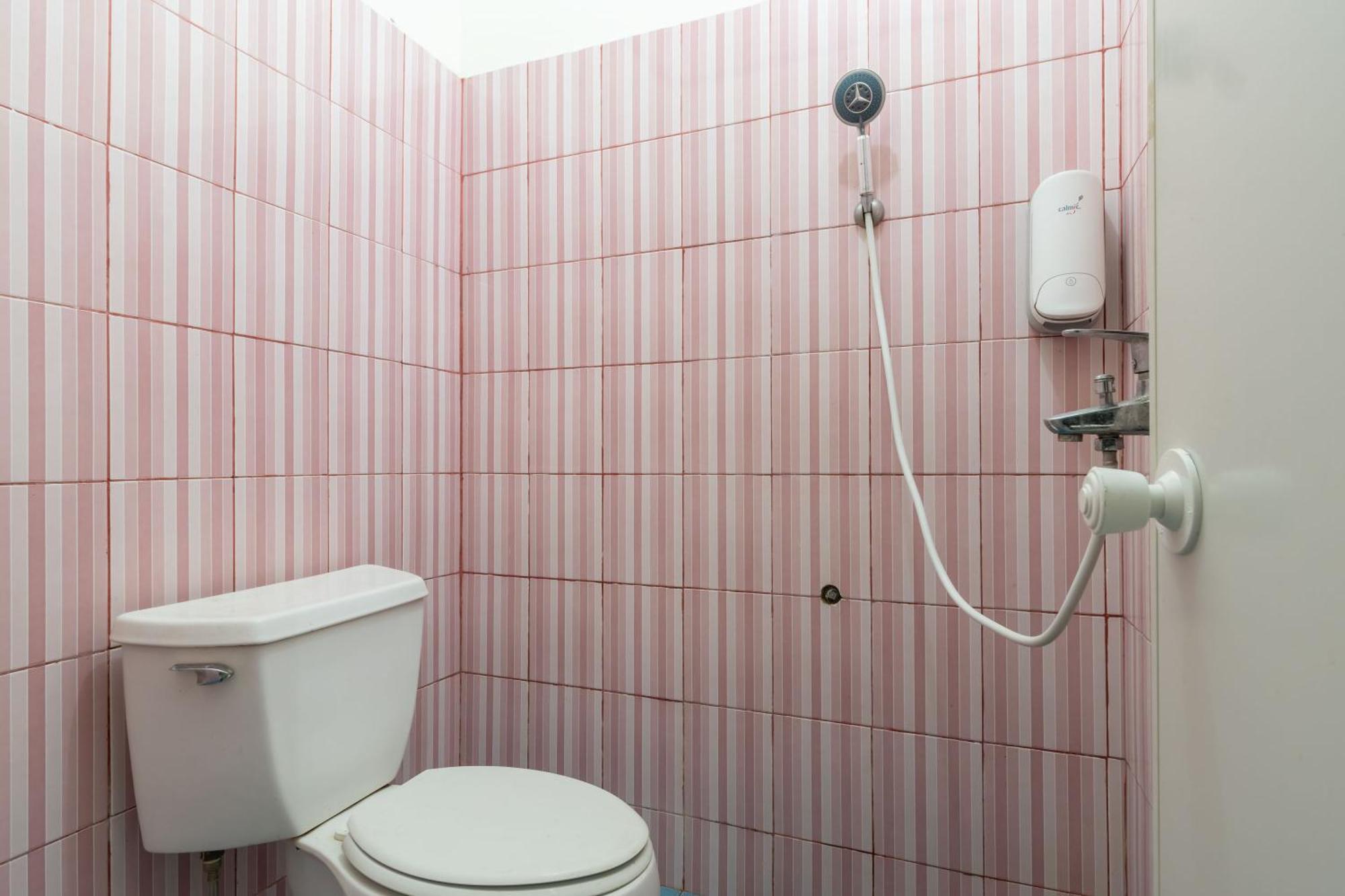 Reddoorz Near Indah Water Park 2* Jakarta