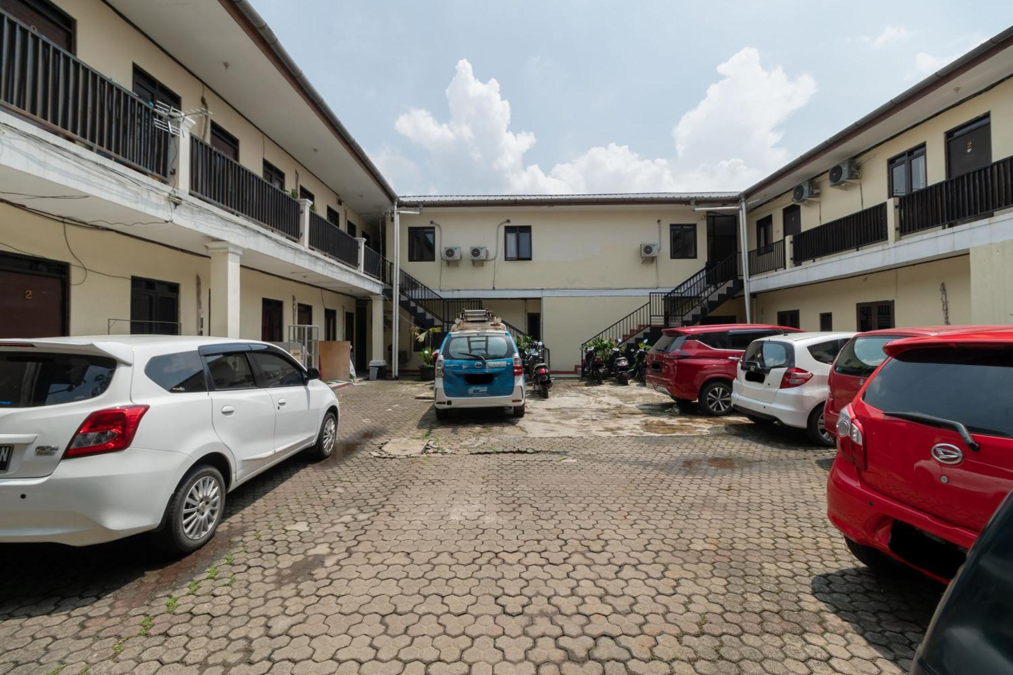 Reddoorz Near Indah Water Park