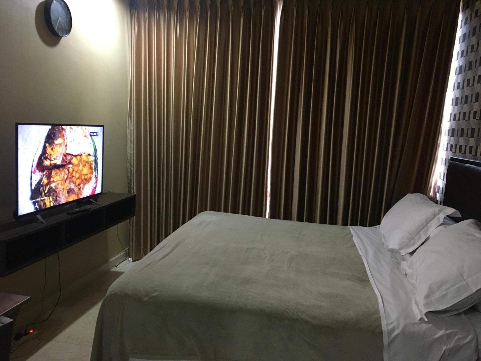 Luxury 2 Bedroom At The Grove-masterpiece, Epicentrum Apartemen