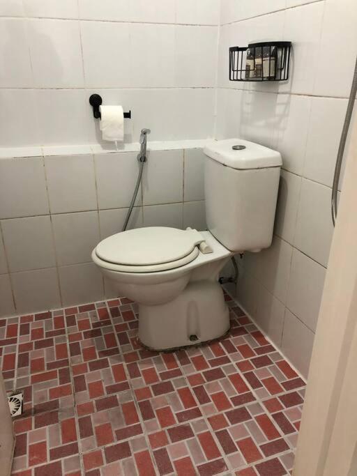 2br Krl Access With Netflix, Kalibata Apartment *