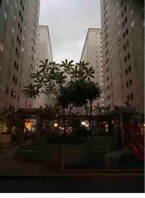 2br Krl Access With Netflix, Kalibata Apartment *