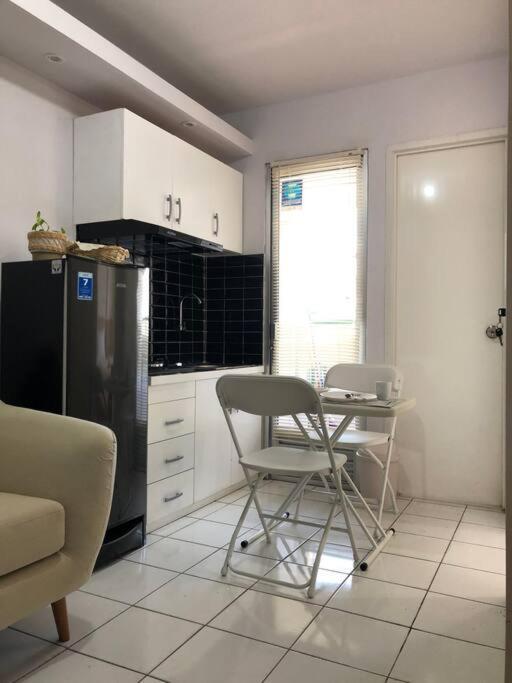 2br Krl Access With Netflix, Kalibata Apartment *
