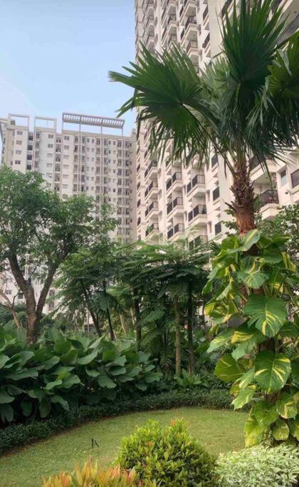 Lrt Access With Netflix, Wifi, Gym And Pool, Signature Park Grande