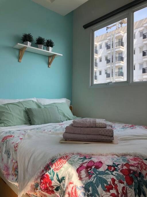 Apartment Lrt Access With Netflix, Wifi, Gym And Pool, Signature Park Grande Jakarta