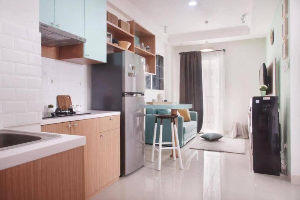 Lrt Access With Netflix, Wifi, Gym And Pool, Signature Park Grande Jakarta