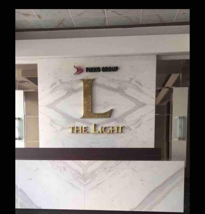 Apartment Lrt Access With Netflix, Wifi, Gym And Pool, Signature Park Grande Jakarta